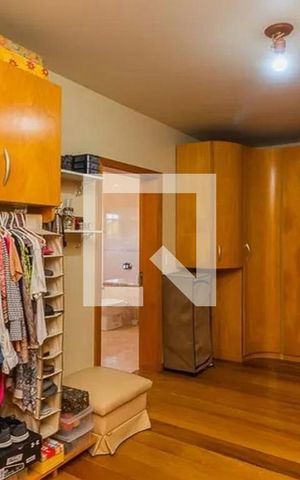 Casa à venda com 341m², 3 quartos e 4 vagasCloset Quarto 2