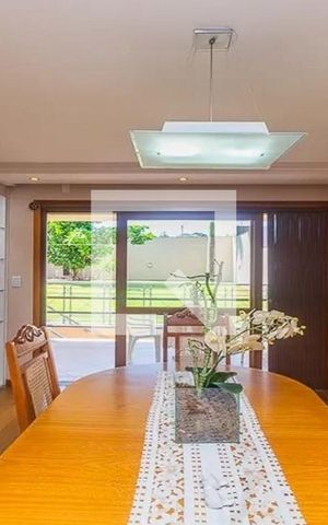 Casa à venda com 341m², 3 quartos e 4 vagasSala