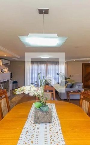 Casa à venda com 341m², 3 quartos e 4 vagasSala
