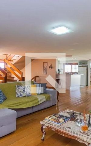 Casa à venda com 341m², 3 quartos e 4 vagasSala