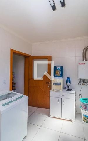 Casa à venda com 341m², 3 quartos e 4 vagasLavanderia 