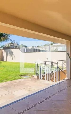 Casa à venda com 341m², 3 quartos e 4 vagasÁrea externa 