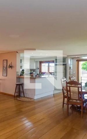 Casa à venda com 341m², 3 quartos e 4 vagasSala
