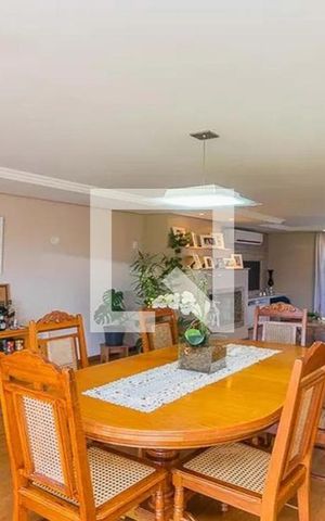 Casa à venda com 341m², 3 quartos e 4 vagasSala