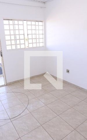 Casa para alugar com 60m², 1 quarto e 1 vagaSala