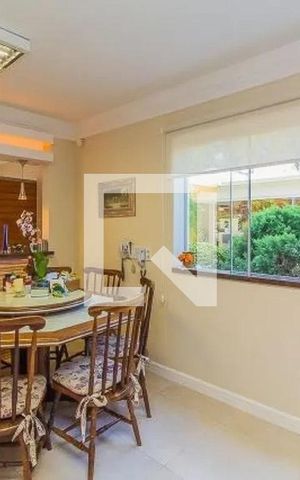 Casa à venda com 500m², 3 quartos e 4 vagasSala