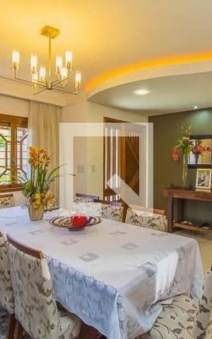 Casa à venda com 500m², 3 quartos e 4 vagasSala