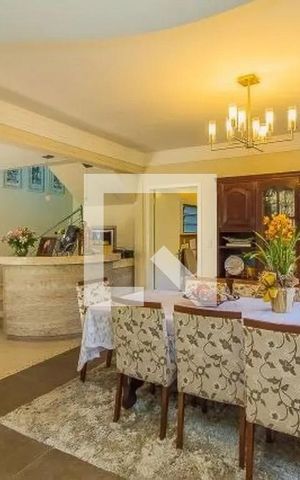 Casa à venda com 500m², 3 quartos e 4 vagasSala