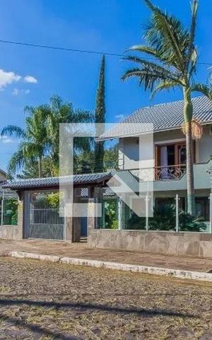 Casa à venda com 500m², 3 quartos e 4 vagasFachada