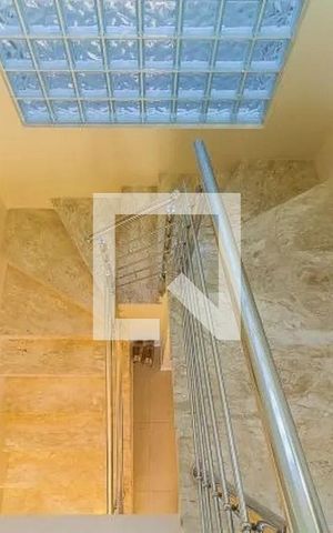 Casa à venda com 500m², 3 quartos e 4 vagasEscada