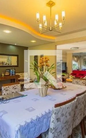 Casa à venda com 500m², 3 quartos e 4 vagasSala