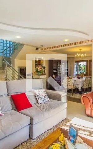 Casa à venda com 500m², 3 quartos e 4 vagasSala
