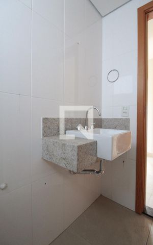 Apartamento à venda com 80m², 3 quartos e 2 vagasBanheiro Social