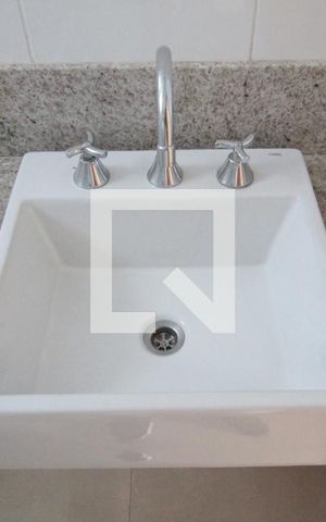Apartamento à venda com 80m², 3 quartos e 2 vagasBanheiro Social