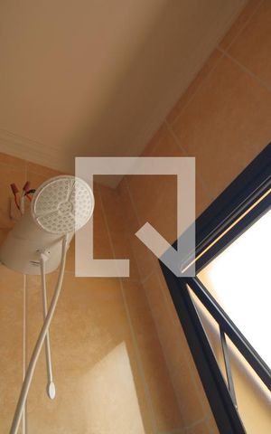 Apartamento para alugar com 300m², 4 quartos e 7 vagasChuveiro banheiro da suíte 4