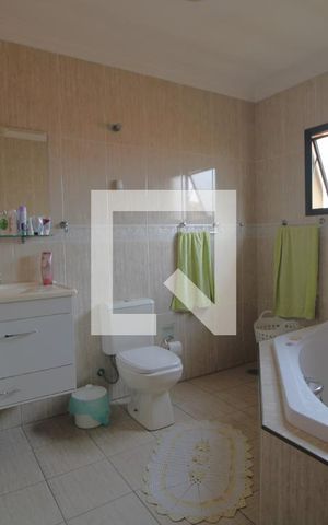 Apartamento para alugar com 300m², 4 quartos e 7 vagasBanheiro da suíte 1