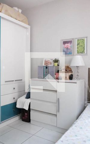 Casa à venda com 100m², 3 quartos e 2 vagas Casa à venda com 100m², 3 quartos e 2 vagasQuarto