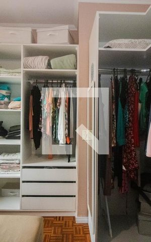 Casa à venda com 234m², 3 quartos e 2 vagas Casa à venda com 234m², 3 quartos e 2 vagasSuíte - Closet