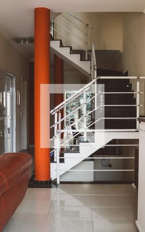 Casa à venda com 197m², 5 quartos e 4 vagasSala