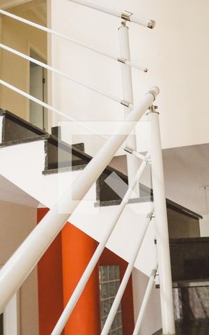 Casa à venda com 197m², 5 quartos e 4 vagasEscada
