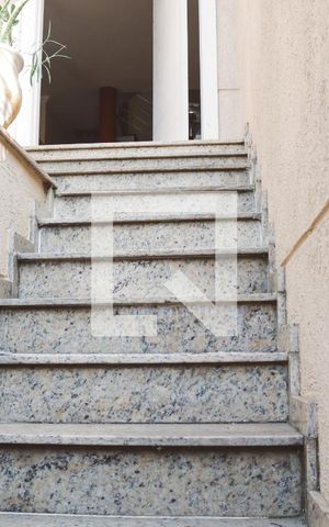Casa à venda com 197m², 5 quartos e 4 vagasEntrada