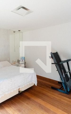Casa à venda com 400m², 4 quartos e 4 vagas Casa à venda com 400m², 4 quartos e 4 vagasSuite 1