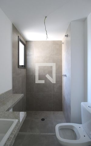 Apartamento à venda com 74m², 2 quartos e 2 vagasBanheiro da Suíte 2