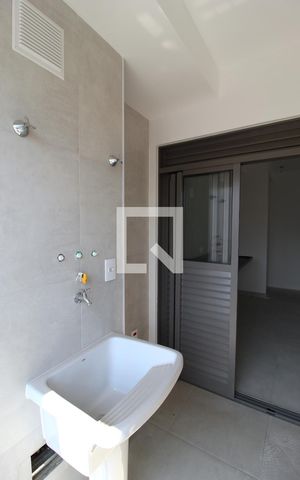 Apartamento à venda com 74m², 2 quartos e 2 vagasÁrea de Serviço