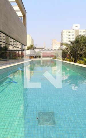 Apartamento à venda com 74m², 2 quartos e 2 vagasÁrea Comum - Piscina