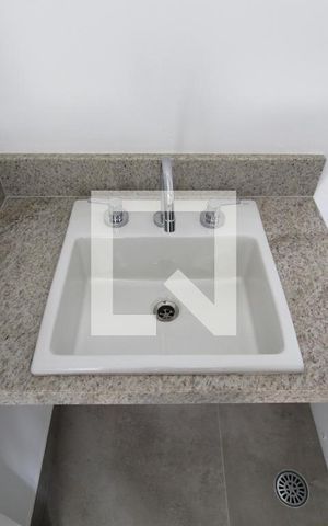Apartamento à venda com 74m², 2 quartos e 2 vagasBanheiro da Suíte 1