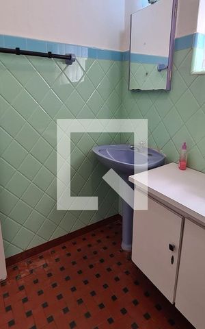 Casa para alugar com 325m², 2 quartos e 6 vagasBanheiro 1