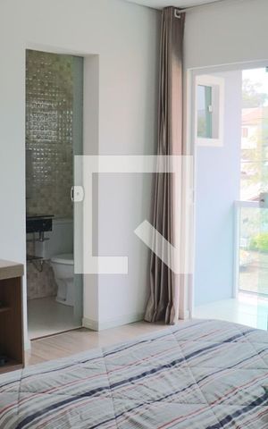 Casa à venda com 225m², 3 quartos e 3 vagasSuíte