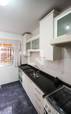 Casa à venda com 170m², 3 quartos e 2 vagas Casa à venda com 170m², 3 quartos e 2 vagasCozinha