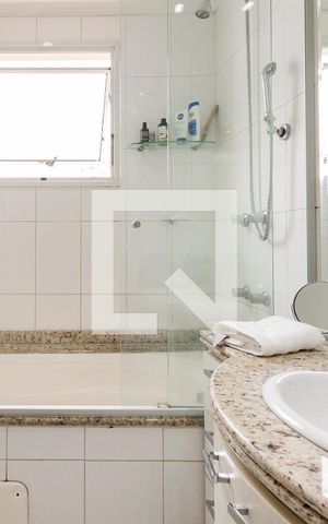 Apartamento à venda com 154m², 3 quartos e 3 vagas Apartamento à venda com 154m², 3 quartos e 3 vagasBanheiro da Suíte 1