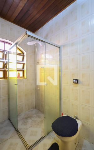 Casa para alugar com 700m², 4 quartos e 2 vagas Casa para alugar com 700m², 4 quartos e 2 vagasBanheiro da Suíte 2