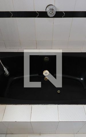 Casa para alugar com 700m², 4 quartos e 2 vagas Casa para alugar com 700m², 4 quartos e 2 vagasBanheiro da Suíte 3