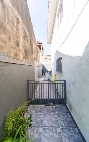Casa à venda com 150m², 3 quartos e 4 vagas Casa à venda com 150m², 3 quartos e 4 vagasCorredor Externo