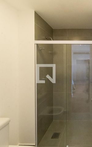 Apartamento à venda com 35m², 1 quarto e 1 vaga Apartamento à venda com 35m², 1 quarto e 1 vagaBanheiro da Suíte