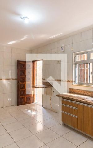 Casa à venda com 325m², 4 quartos e 1 vaga Casa à venda com 325m², 4 quartos e 1 vagaCozinha