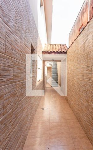 Casa à venda com 325m², 4 quartos e 1 vaga Casa à venda com 325m², 4 quartos e 1 vagaCorredor