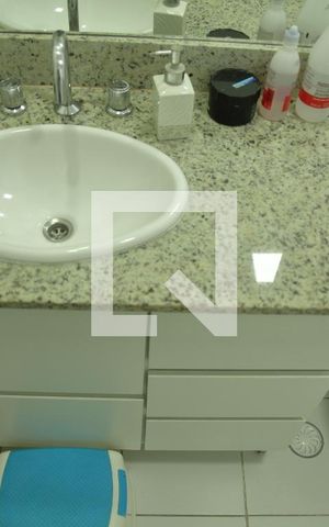 Apartamento à venda com 108m², 2 quartos e 2 vagasBanheiro do Quarto 1