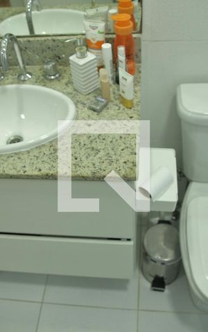 Apartamento à venda com 108m², 2 quartos e 2 vagasBanheiro do Quarto 2