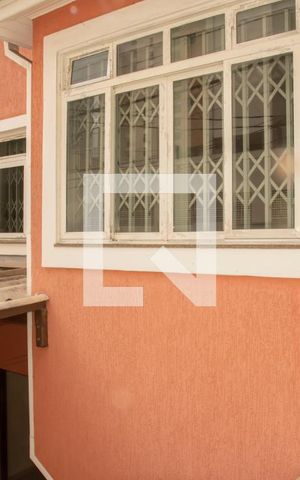 Casa à venda com 390m², 3 quartos e 2 vagas Casa à venda com 390m², 3 quartos e 2 vagasFrente