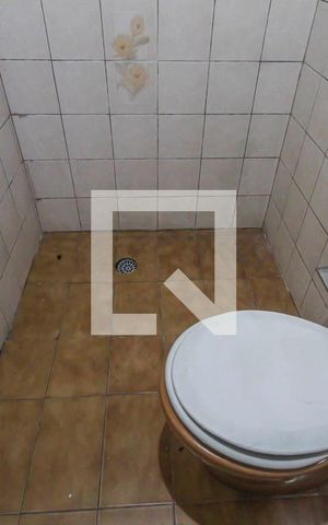 Casa à venda com 356m², 6 quartos e 3 vagasBanheiro 1