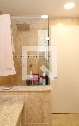 Apartamento à venda com 202m², 4 quartos e 2 vagasBanheiro