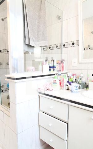 Apartamento à venda com 202m², 4 quartos e 2 vagasBanheiro