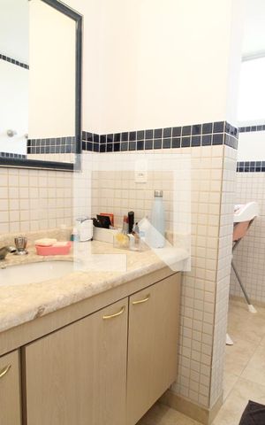 Apartamento à venda com 202m², 4 quartos e 2 vagasBanheiro