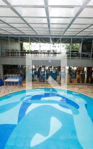Apartamento à venda com 202m², 4 quartos e 2 vagasÁrea comum - Piscina Coberta