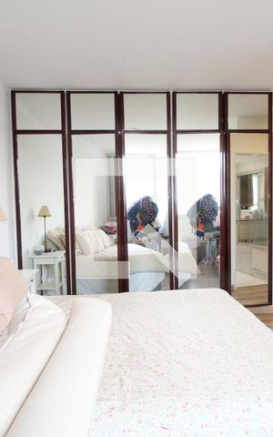 Apartamento à venda com 202m², 4 quartos e 2 vagasQuarto