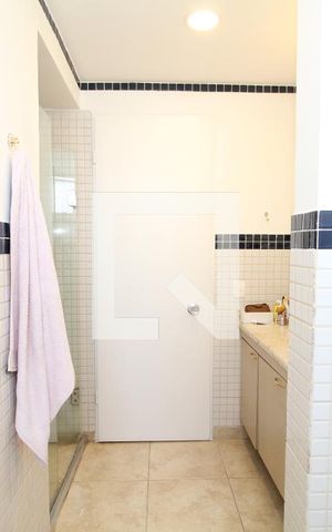 Apartamento à venda com 202m², 4 quartos e 2 vagasBanheiro